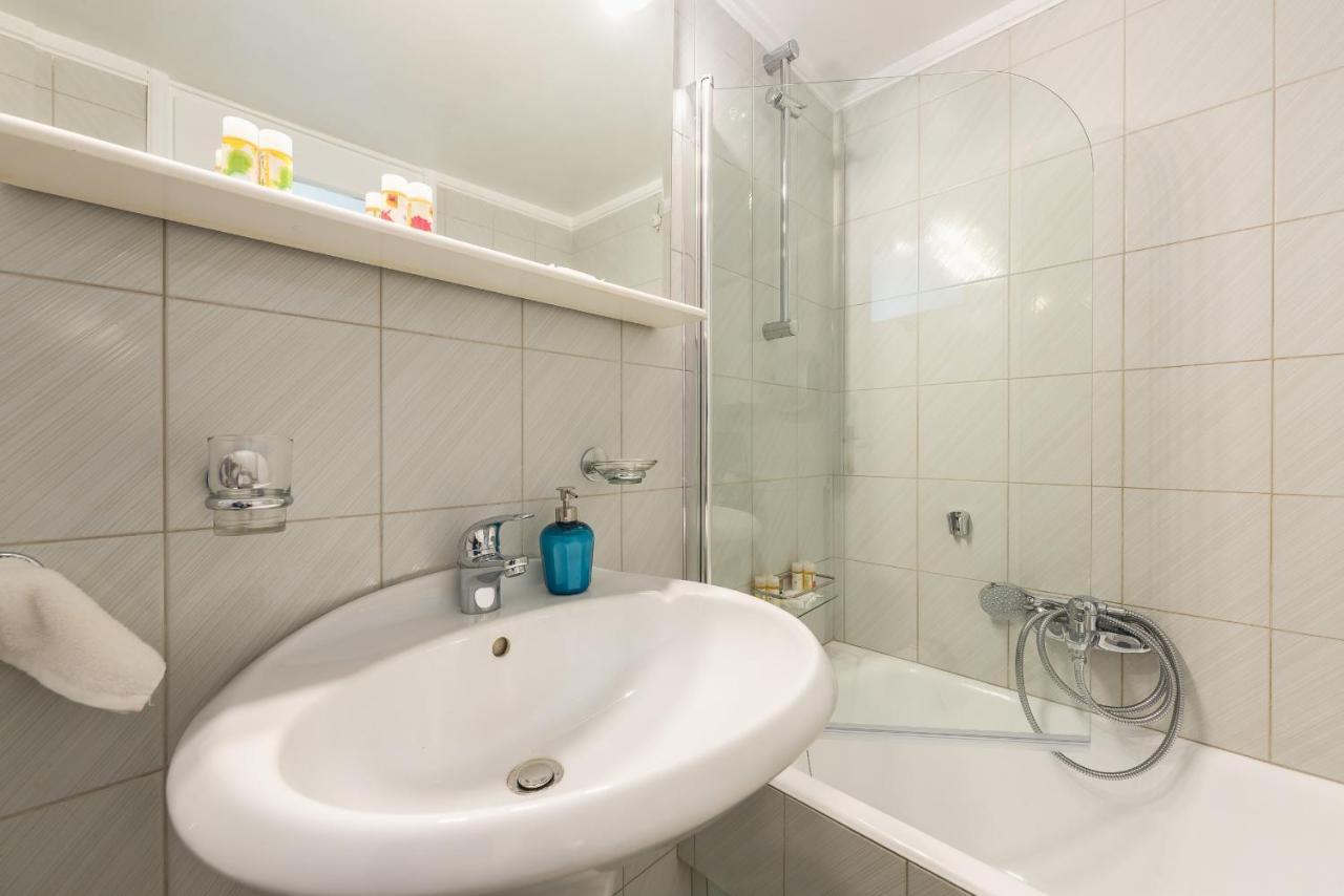 Cozy And Fresh Apt Close To Metro Atenas Exterior foto